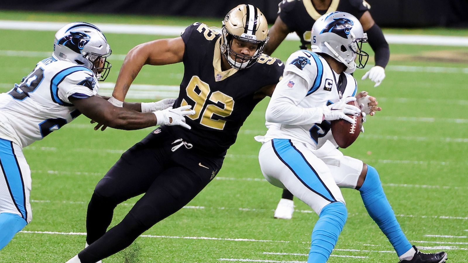 D'Onta Foreman, Marcus Davenport ejected after trading blows in Saints-Panthers  game