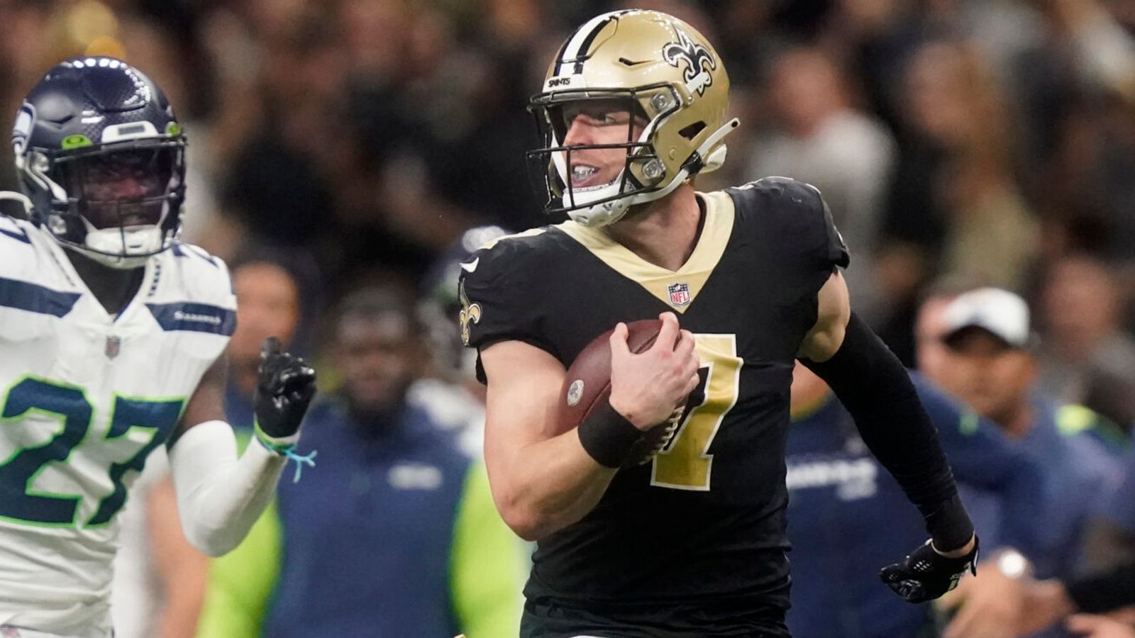 Saints' Taysom Hill steps up in run game