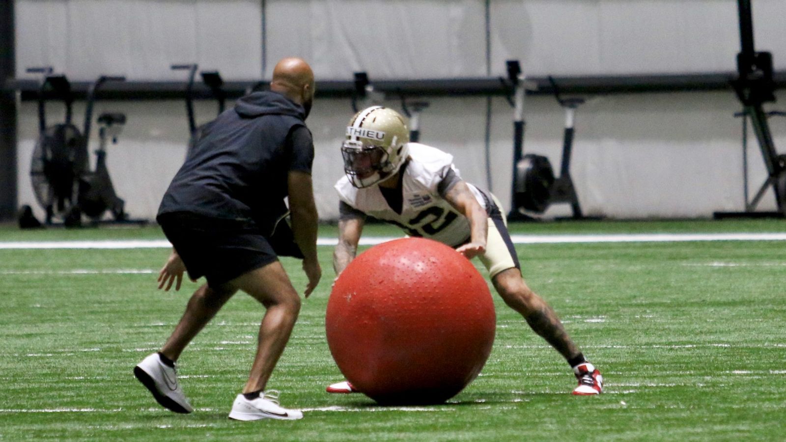 Ingram arrives for 1st day of Saints' minicamp