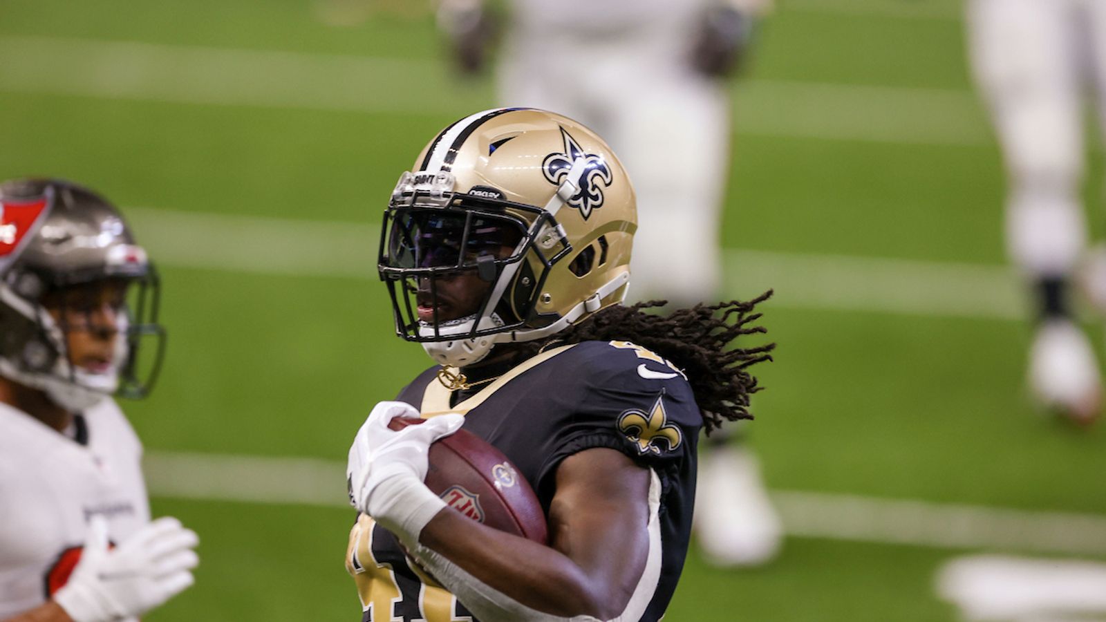 Where does Alvin Kamara rank among NFL running backs?