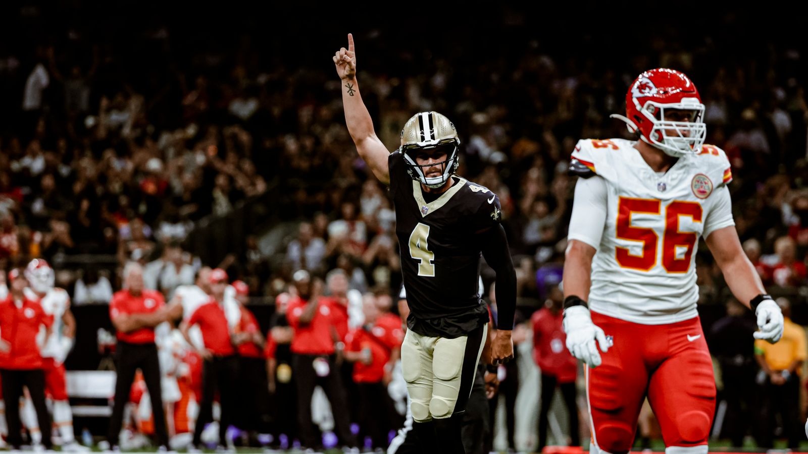 Derek Carr throws a TD pass in his Saints debut, a 26-24 preseason