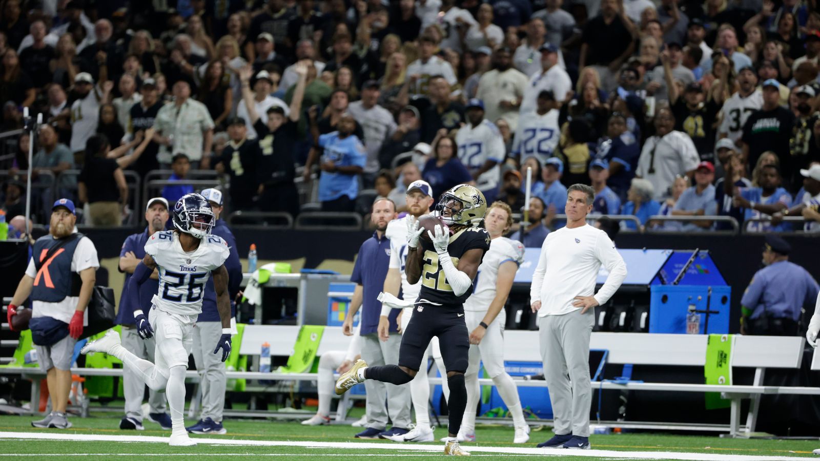 Watch: Demario Davis hypes up the Saints before kickoff vs. Cowboys