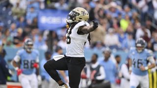 Playing GM for the Saints: What should be the approach with Demario Davis? (Analysis). Photo by Steve Roberts-Imagn Images